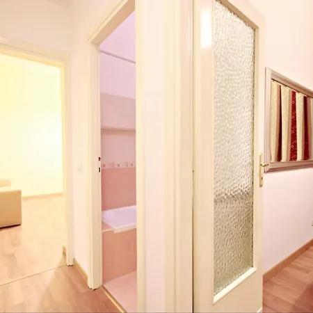 Colosseum - Big And Comfortable Apartment Rome